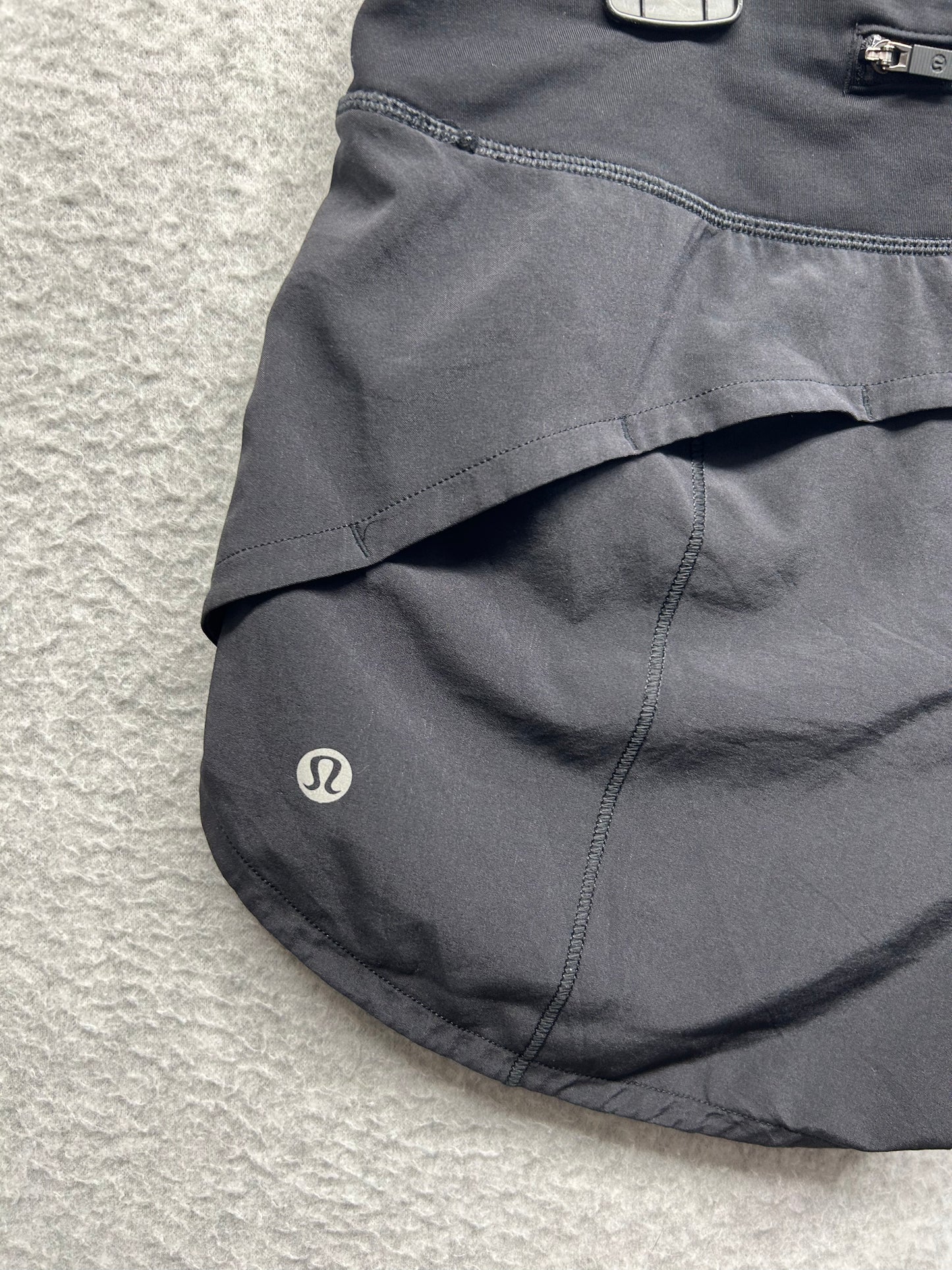 Lululemon Speed Up Short Long 4" Size 6 Black