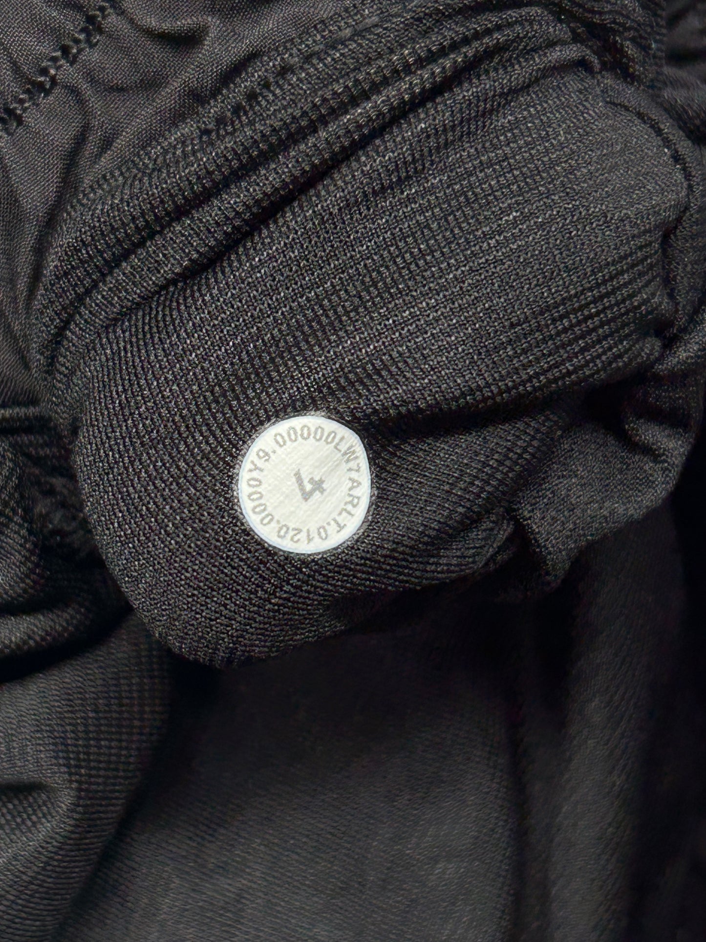 Lululemon Hotty Hot Short II 4" Size 4 Black