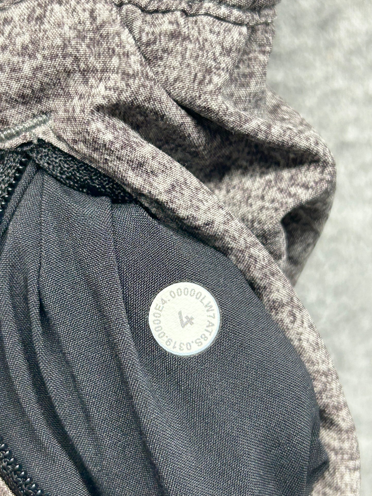 Lululemon Tracker Short V 4" Size 4 Heather Lux Multi Black