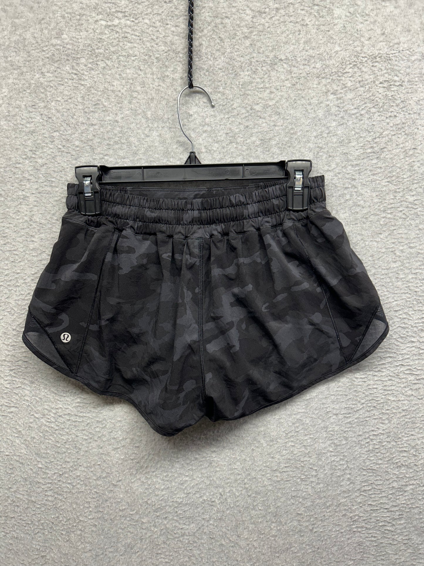 Lululemon Hotty Hot Short II 2.5" Size 8 Incognito Camo Multi Black