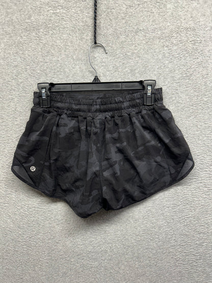 Lululemon Hotty Hot Short II 2.5" Size 8 Incognito Camo Multi Black