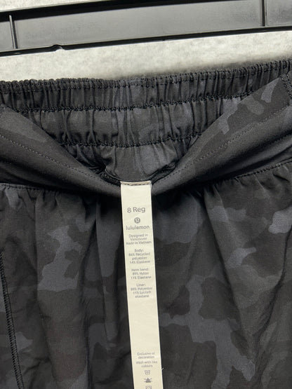 Lululemon Hotty Hot Short II 2.5" Size 8 Incognito Camo Multi Black