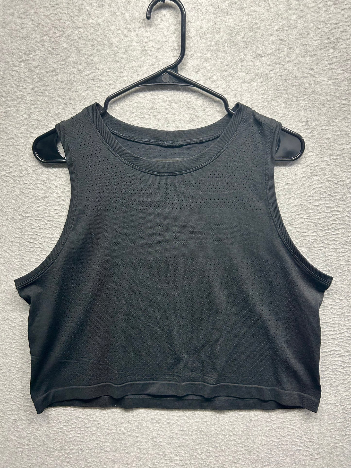 Lululemon Swiftly Breathe Crop Tank Size 10 Black