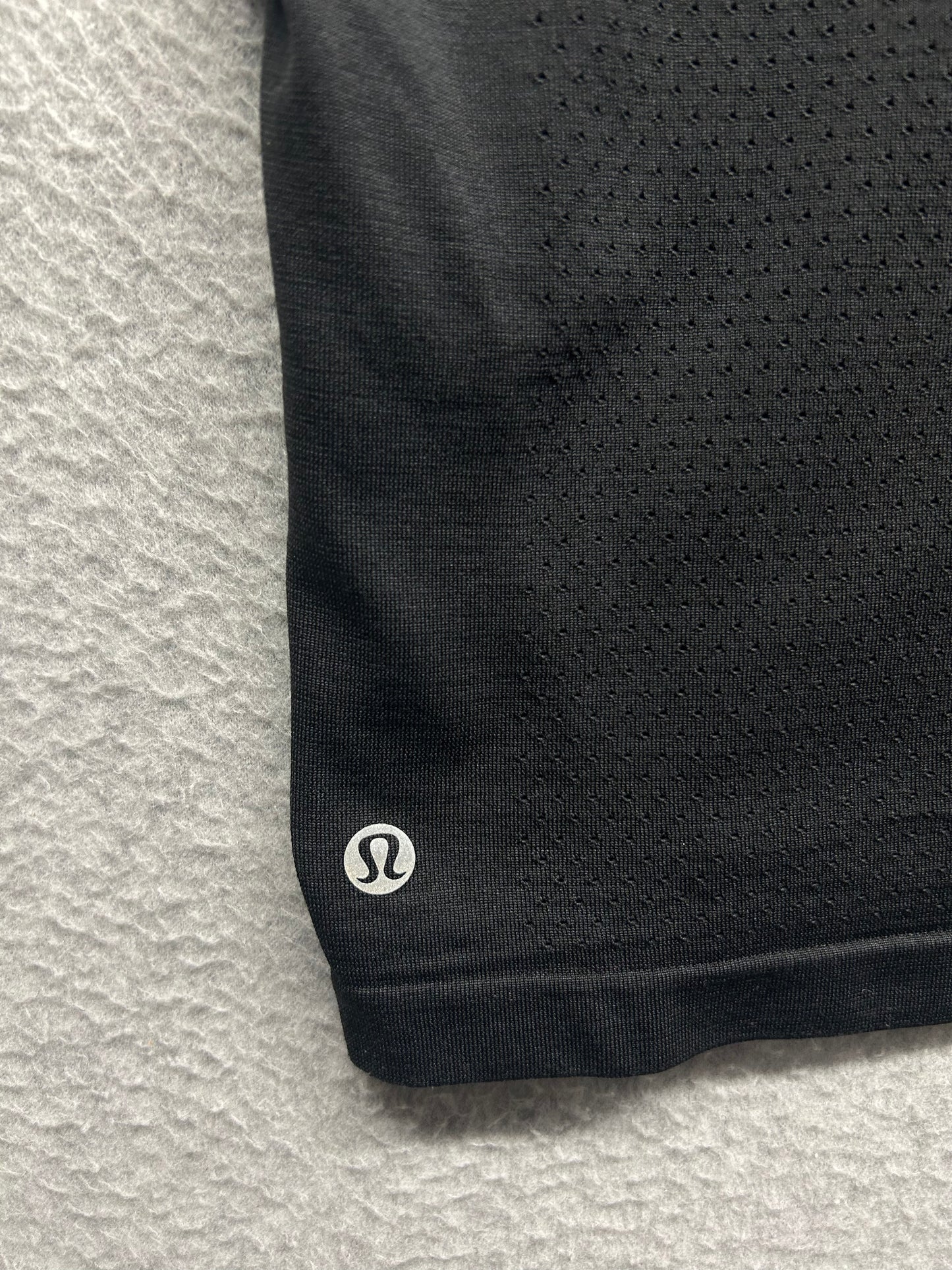 Lululemon Swiftly Breathe Crop Tank Size 10 Black