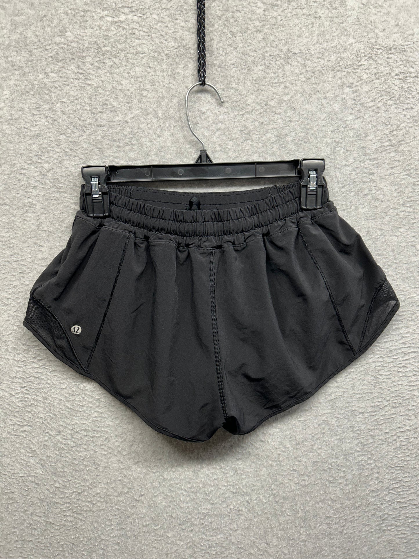 Lululemon Hotty Hot Short II 2.5" Size 6 Black