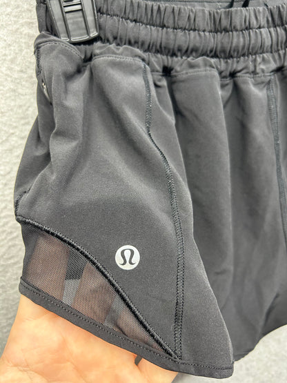 Lululemon Hotty Hot Short II 2.5" Size 6 Black