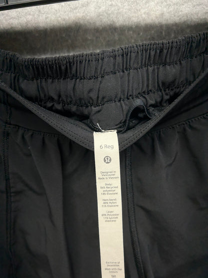 Lululemon Hotty Hot Short II 2.5" Size 6 Black