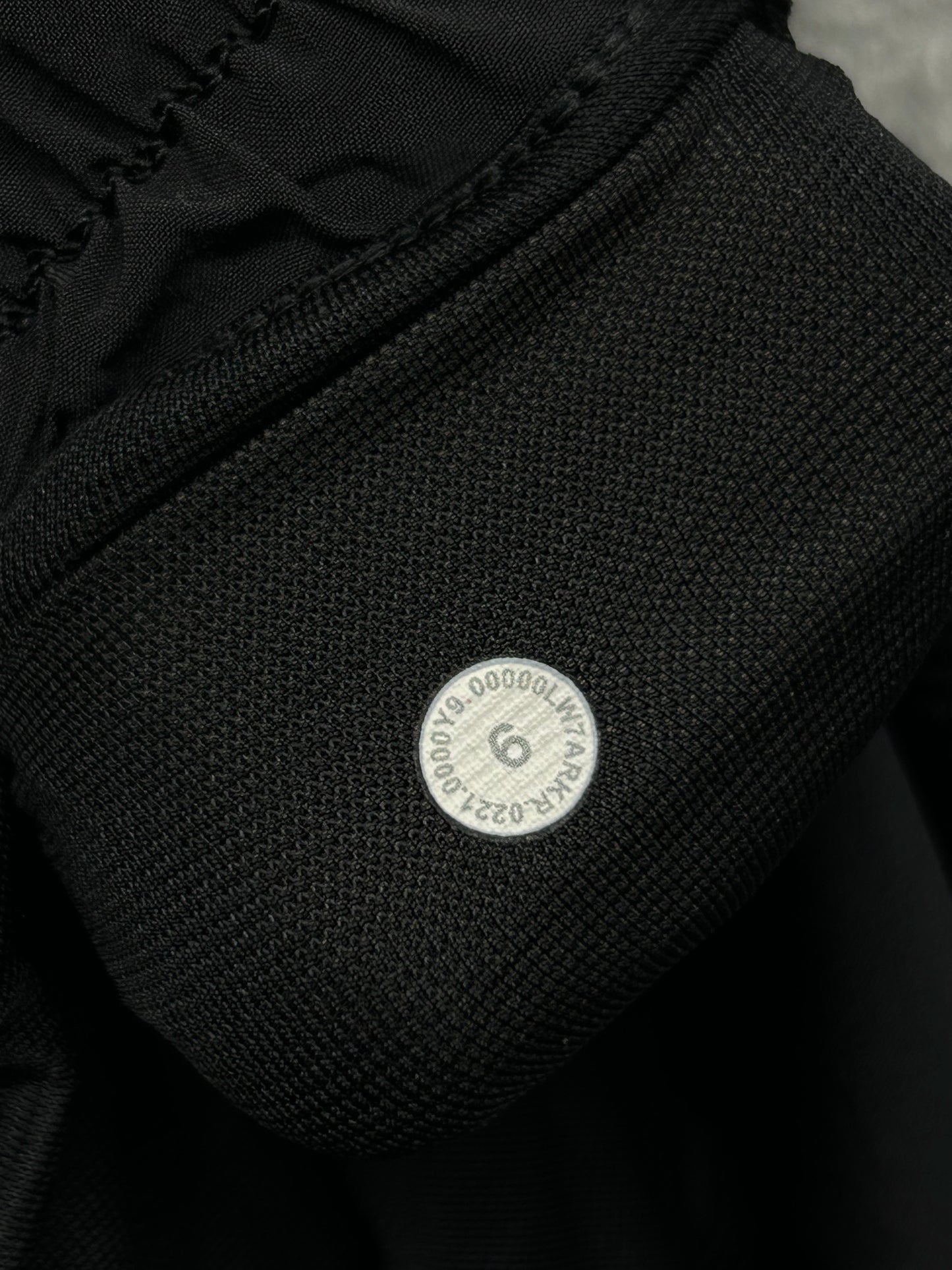 Lululemon Hotty Hot Short II 2.5" Size 6 Black