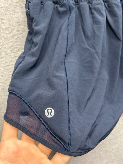 Lululemon Hotty Hot Short II 4" Size 8 True Navy