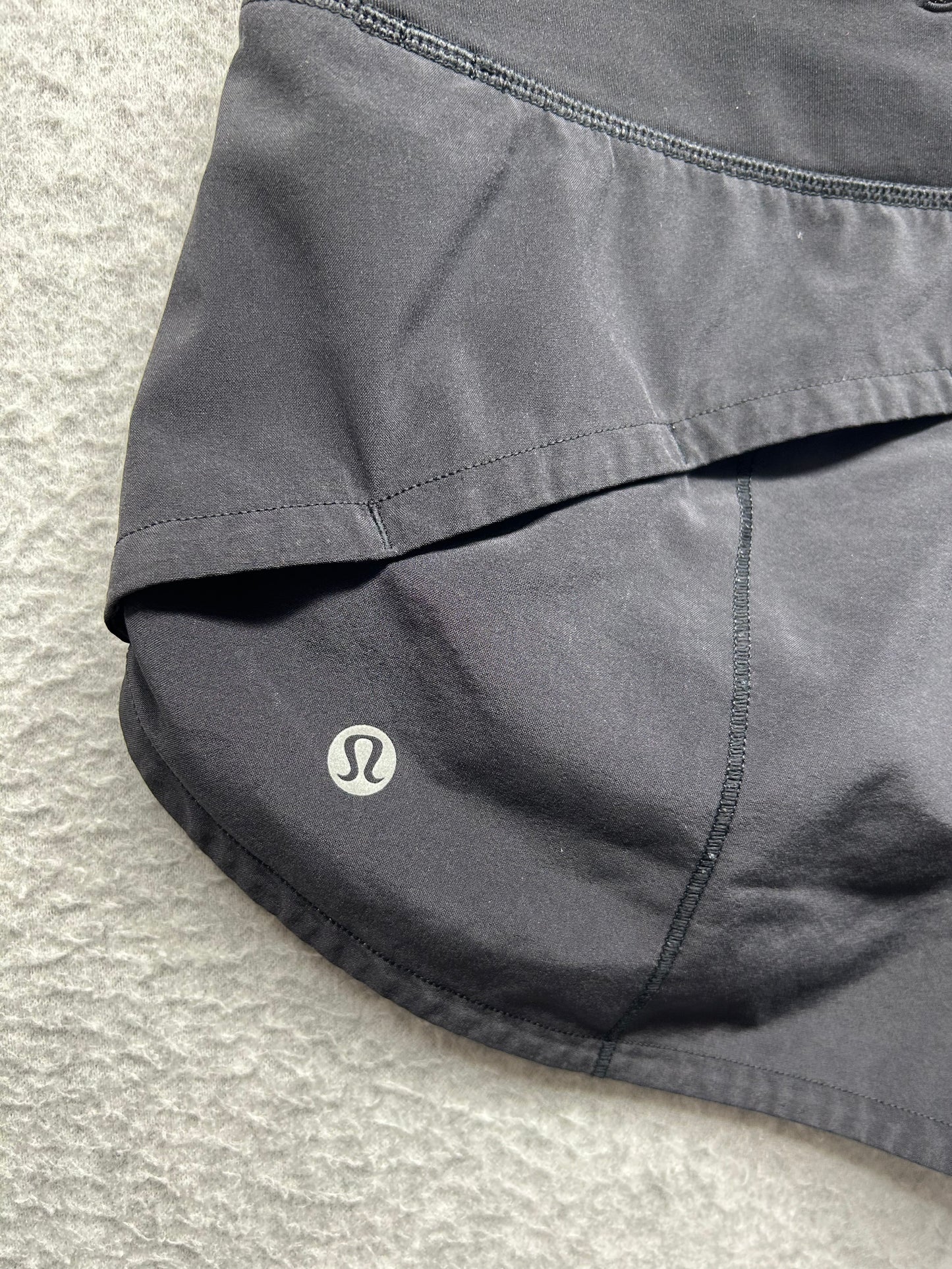 Lululemon Speed Up Short 2.5" Size 6 Black