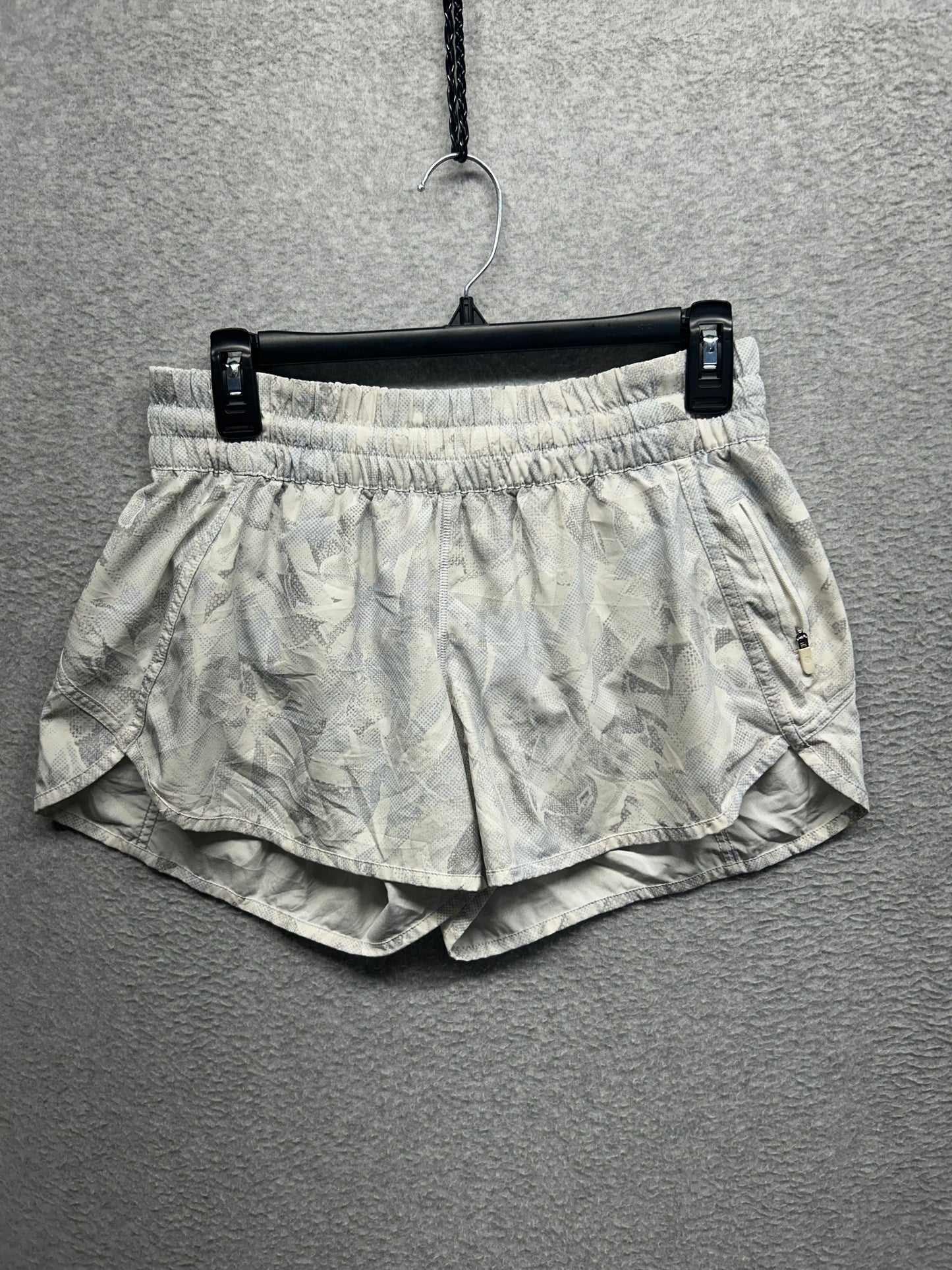 Lululemon Tracker Short V 4" Size 10 Jasmine White Multi