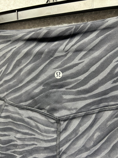 Lululemon Align High Rise Short 6" With Pockets Size 6 Le Tigre Camo Deep Coal Multi