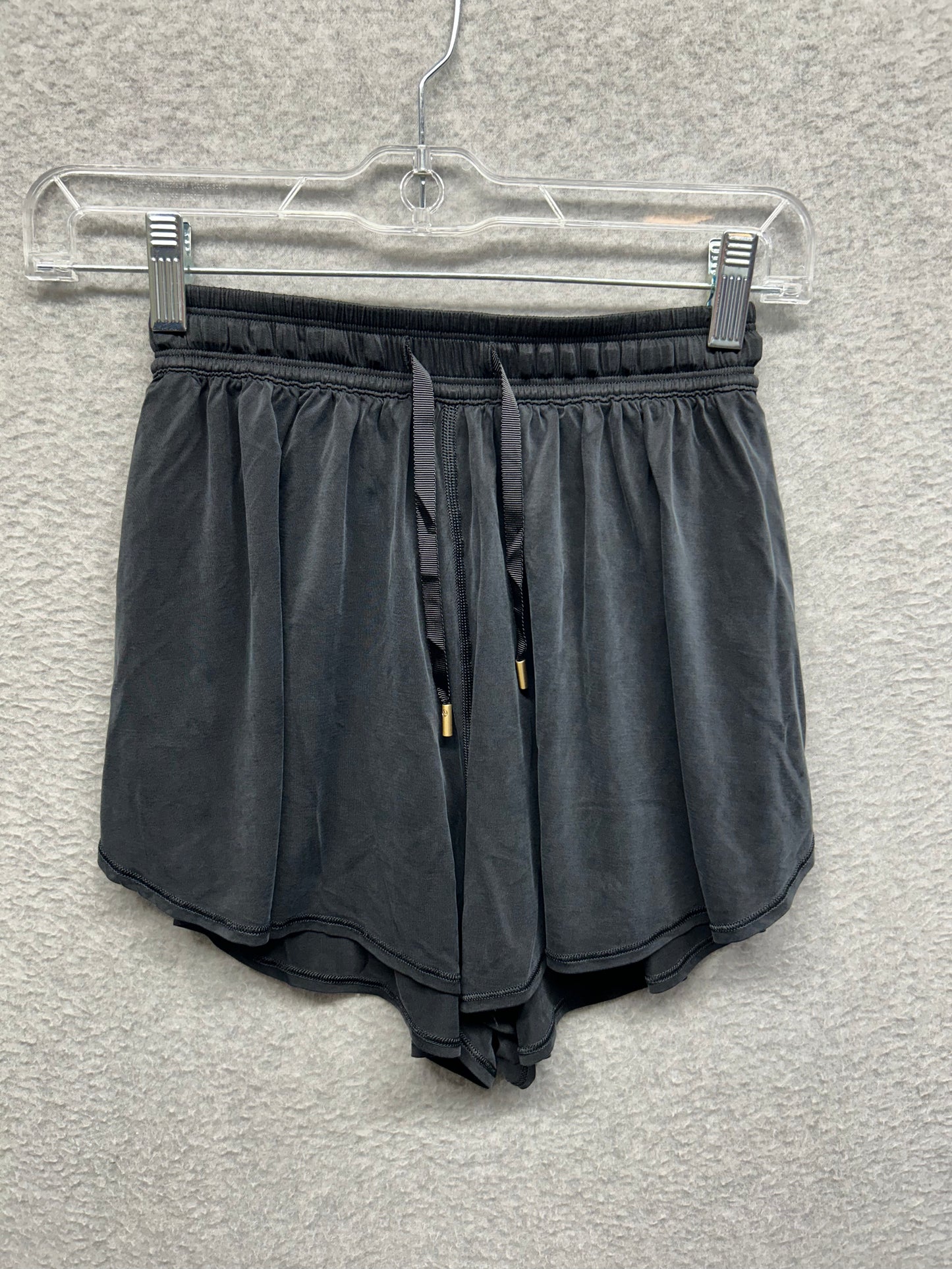 Lululemon Principal Dancer Short 3" Size 2 Black Gold *RARE*