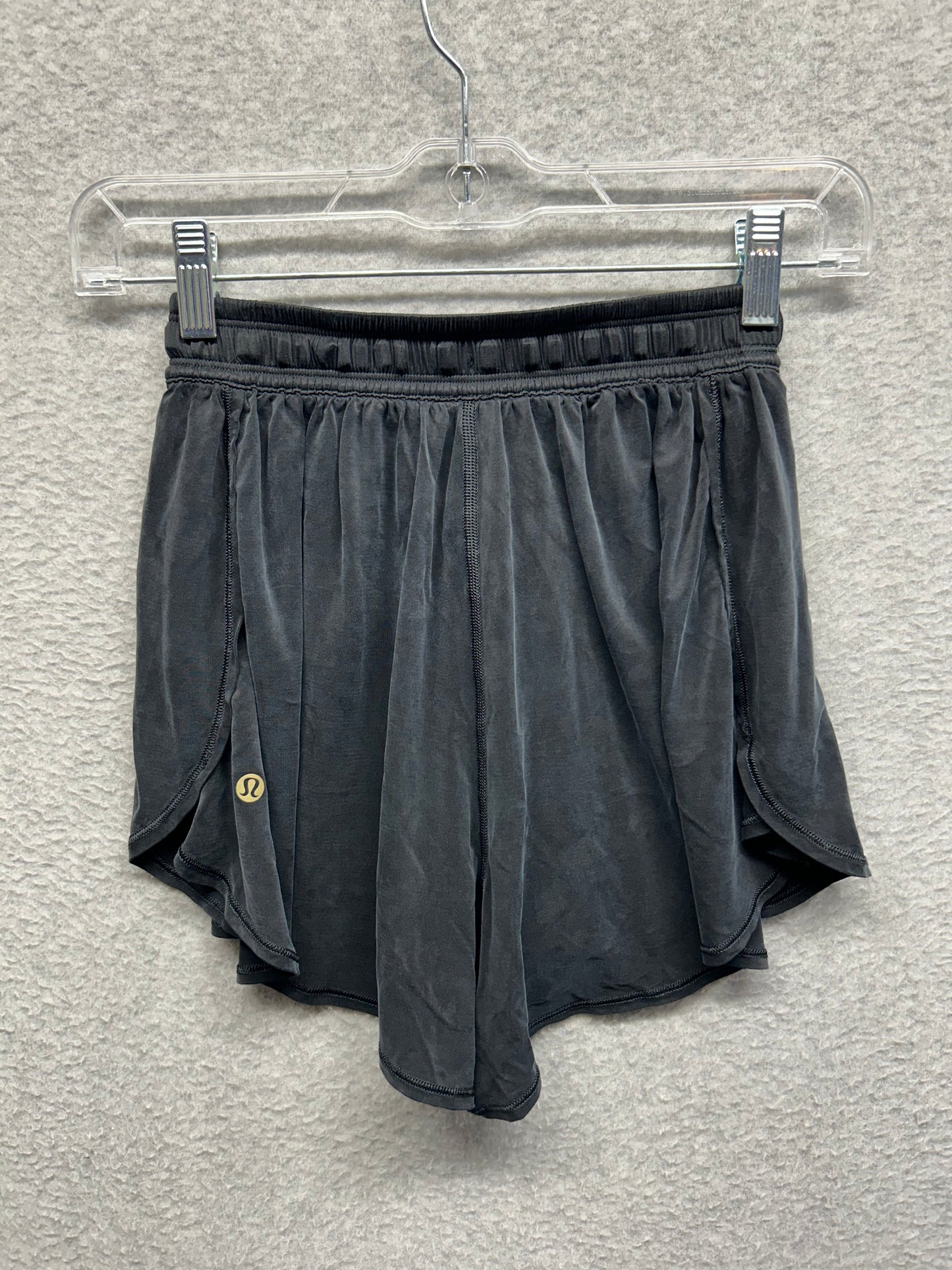 Lululemon Principal Dancer Short 3" Size 2 Black Gold *RARE*
