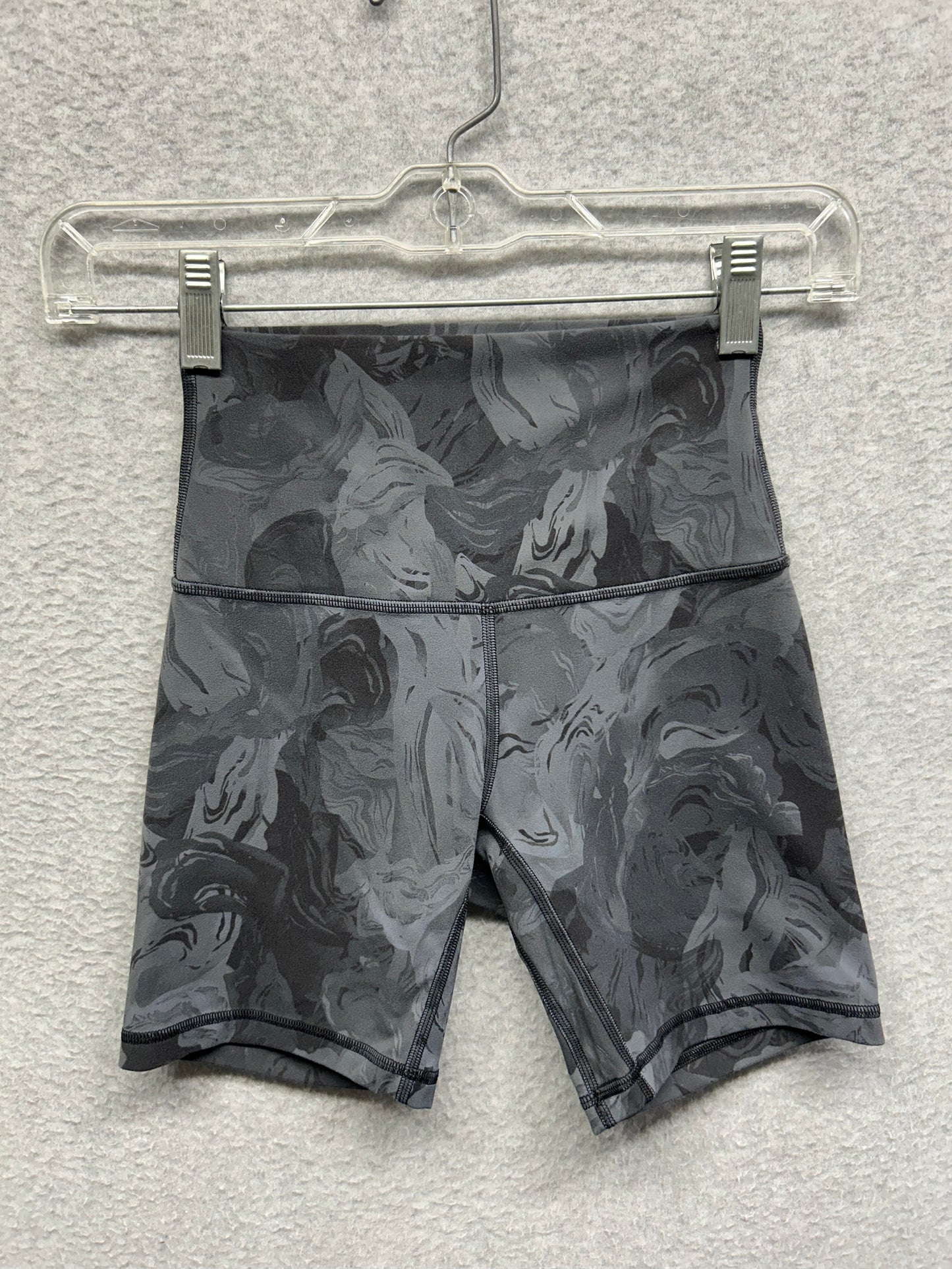 Lululemon Align High-Rise Short 6" Size 2 Stencil Dreams Black Multi