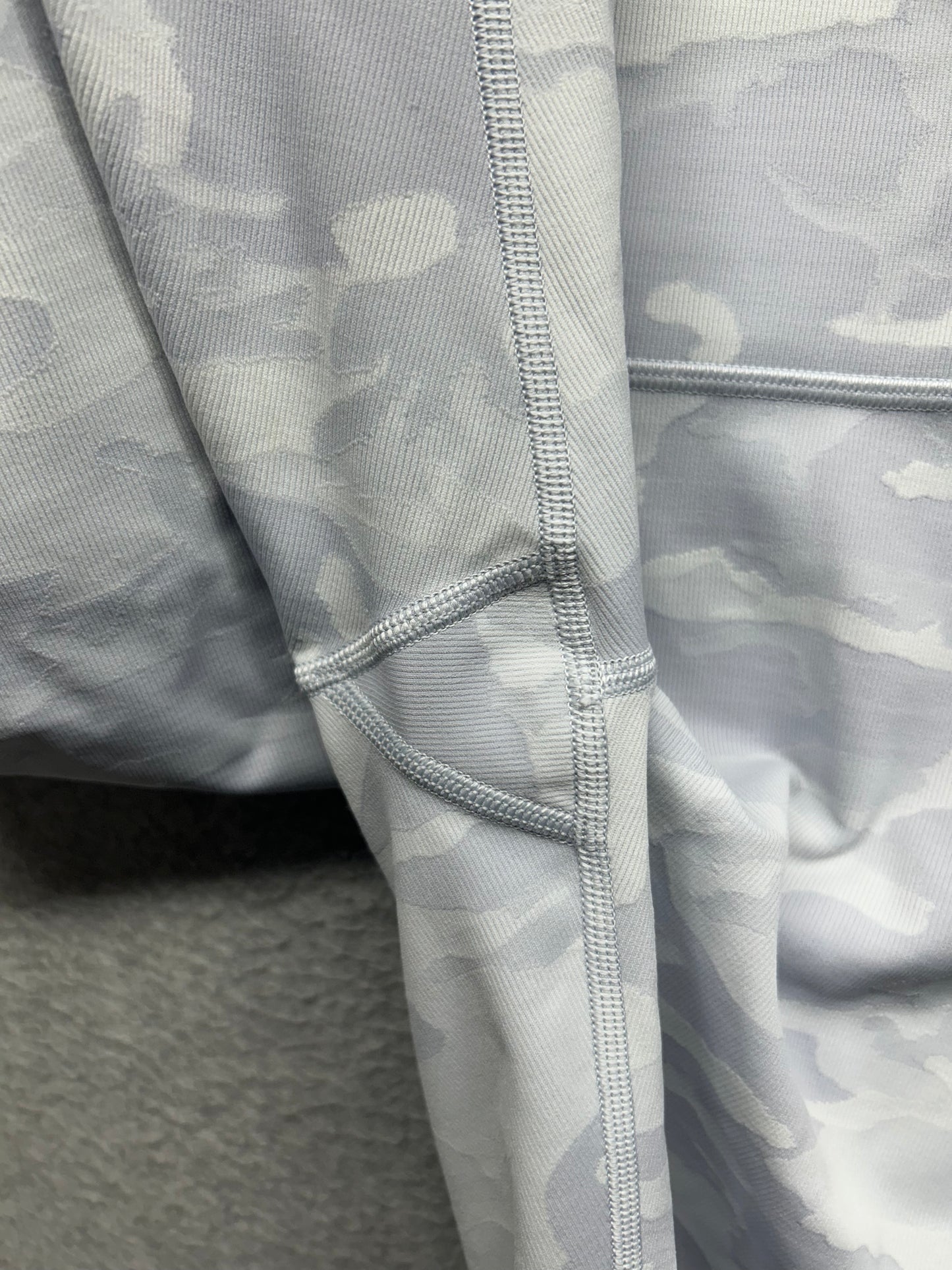 Lululemon Wunder Under Short 10" Ribbed Size 12 Incognito Camo Jacquard Alpine White Starlight