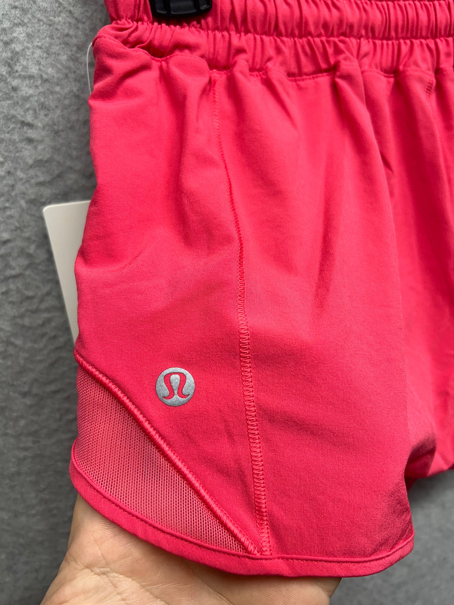 Lululemon Hotty Hot Low-Rise Lined Short 2.5" Size 6 Glaze Pink