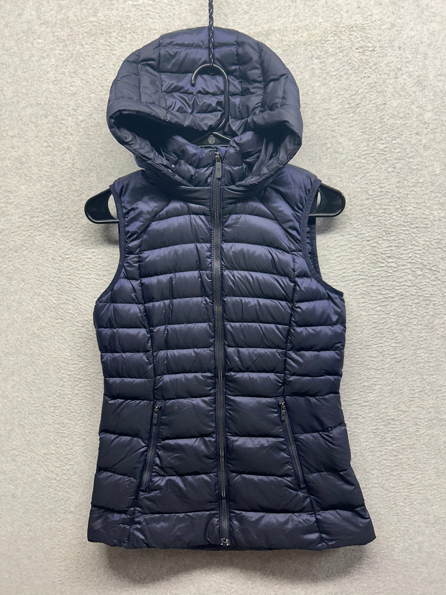 Lululemon Down For It Vest Size 4 Midnight Navy