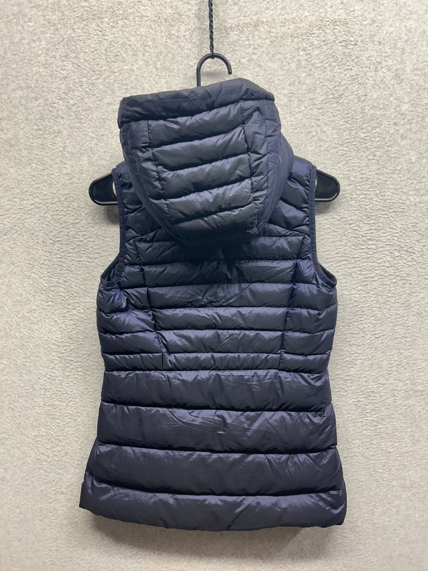 Lululemon Down For It Vest Size 4 Midnight Navy