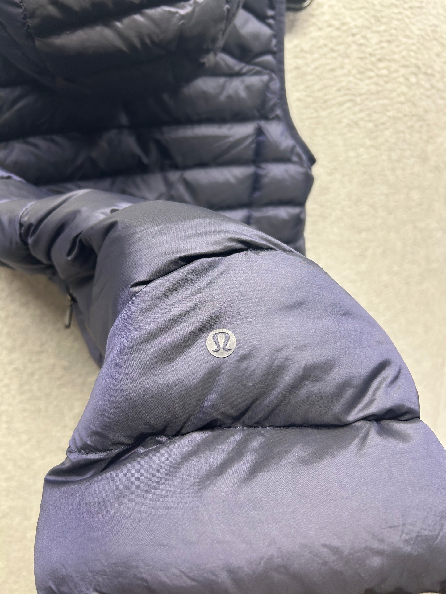 Lululemon Down For It Vest Size 4 Midnight Navy
