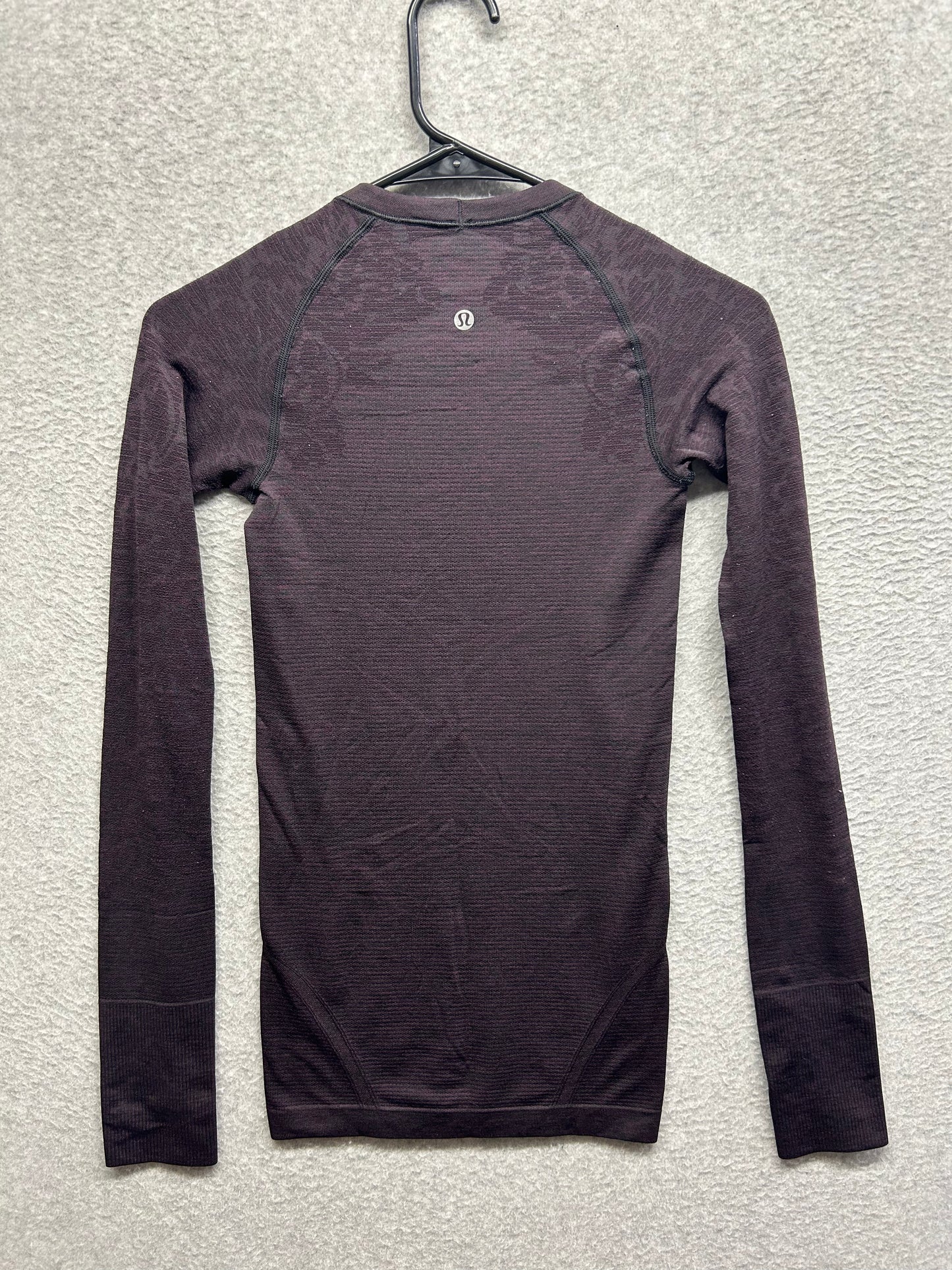 Lululemon Swiftly Tech Long Sleeve Crew Size 2 Black Cherry