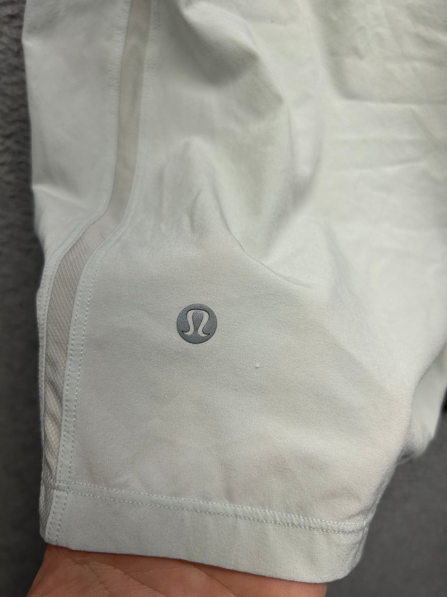 FLAWED Lululemon Pace Breaker Short Linerless 7" Size Small Misty Meadow
