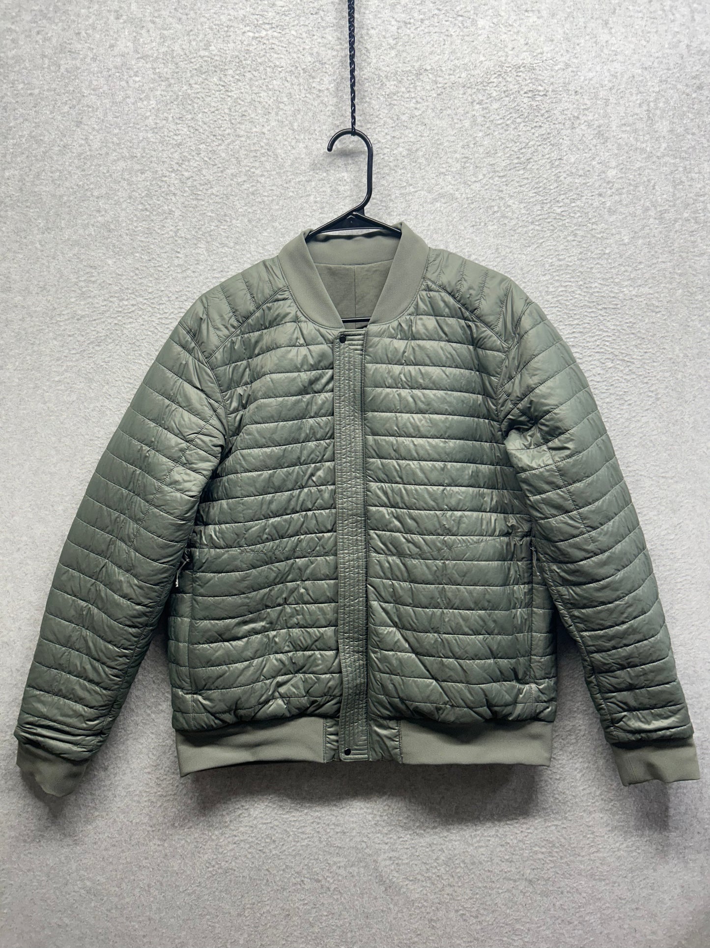 Lululemon Switch Over Bomber Mens Size Large Dark Olive