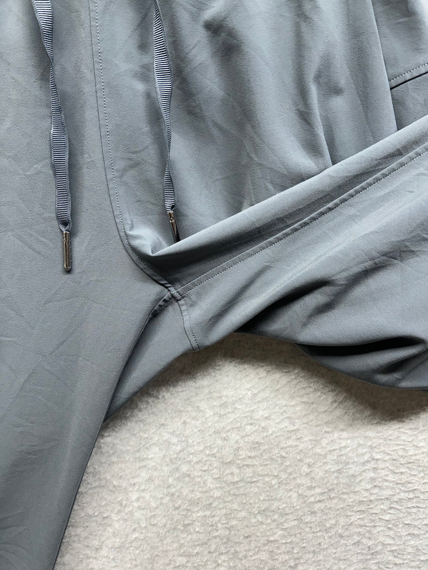 Lululemon On The Fly Pant 28" Size 2 Oil Blue