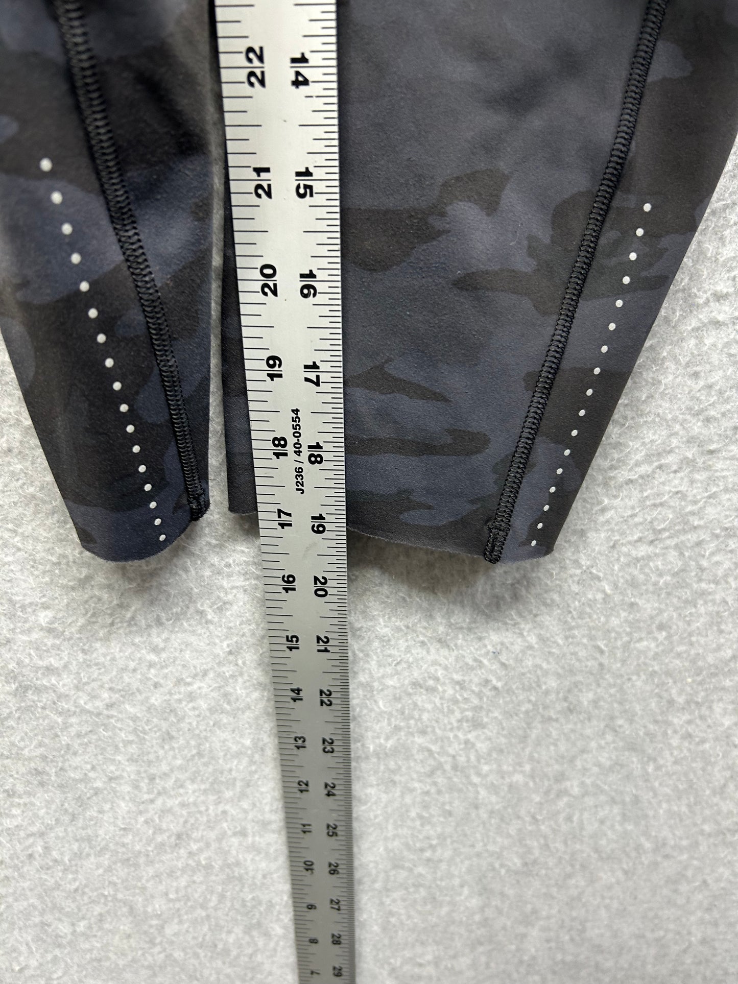 Lululemon Fast & Free Crop II Nulux 19" Size 8 Incognito Camo Multi Grey