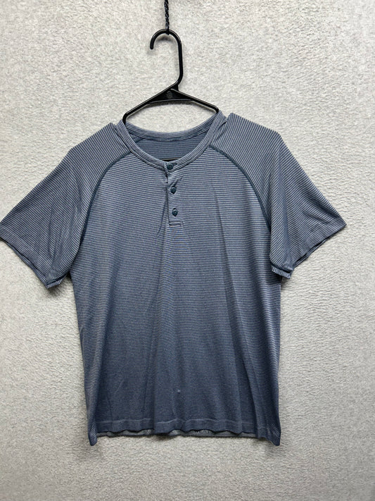 Lululemon Metal Vent Tech Short Sleeve Henley Size Medium Mach Blue