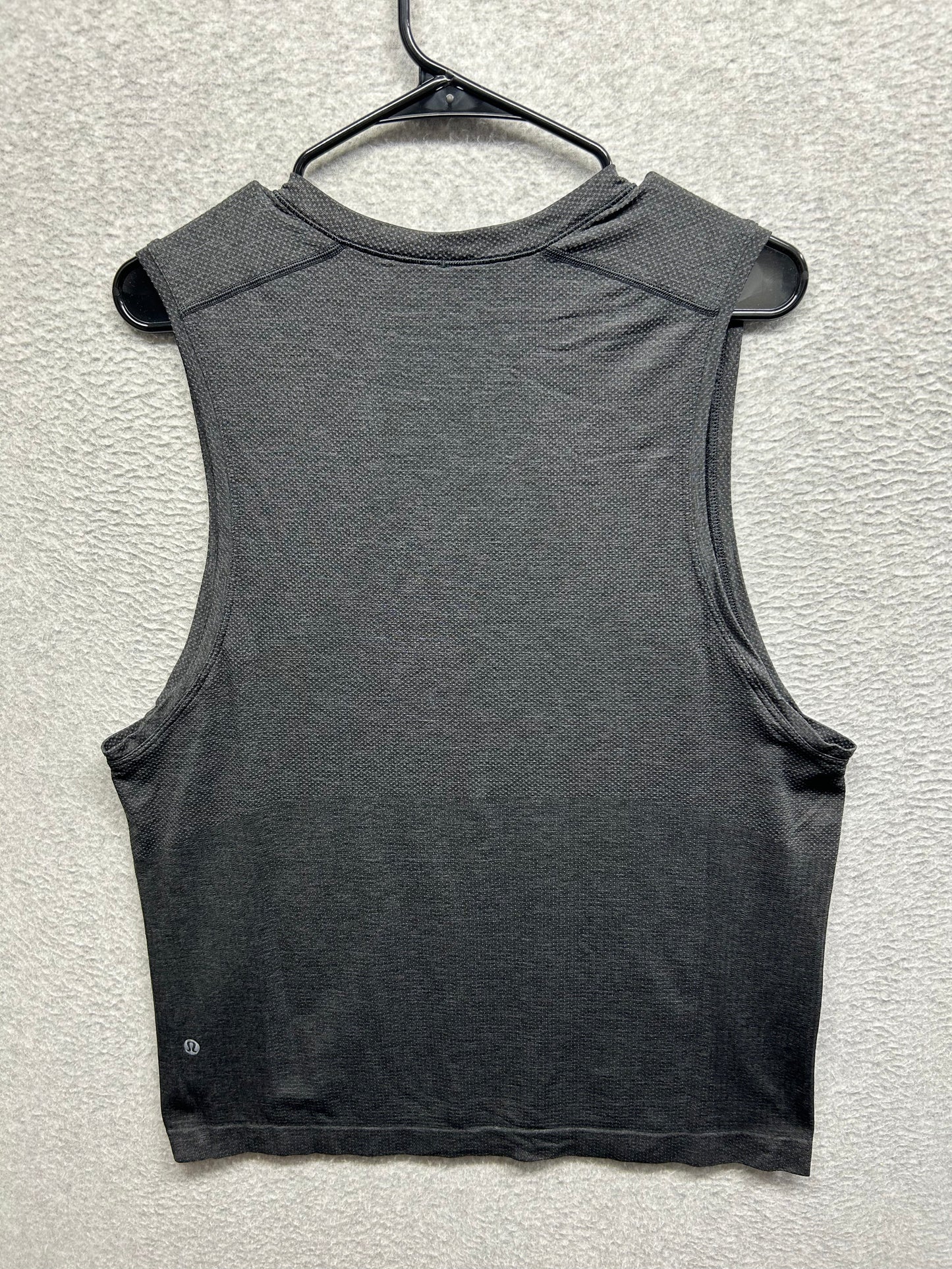 Lululemon Metal Vent Tech Tank Size Medium Black