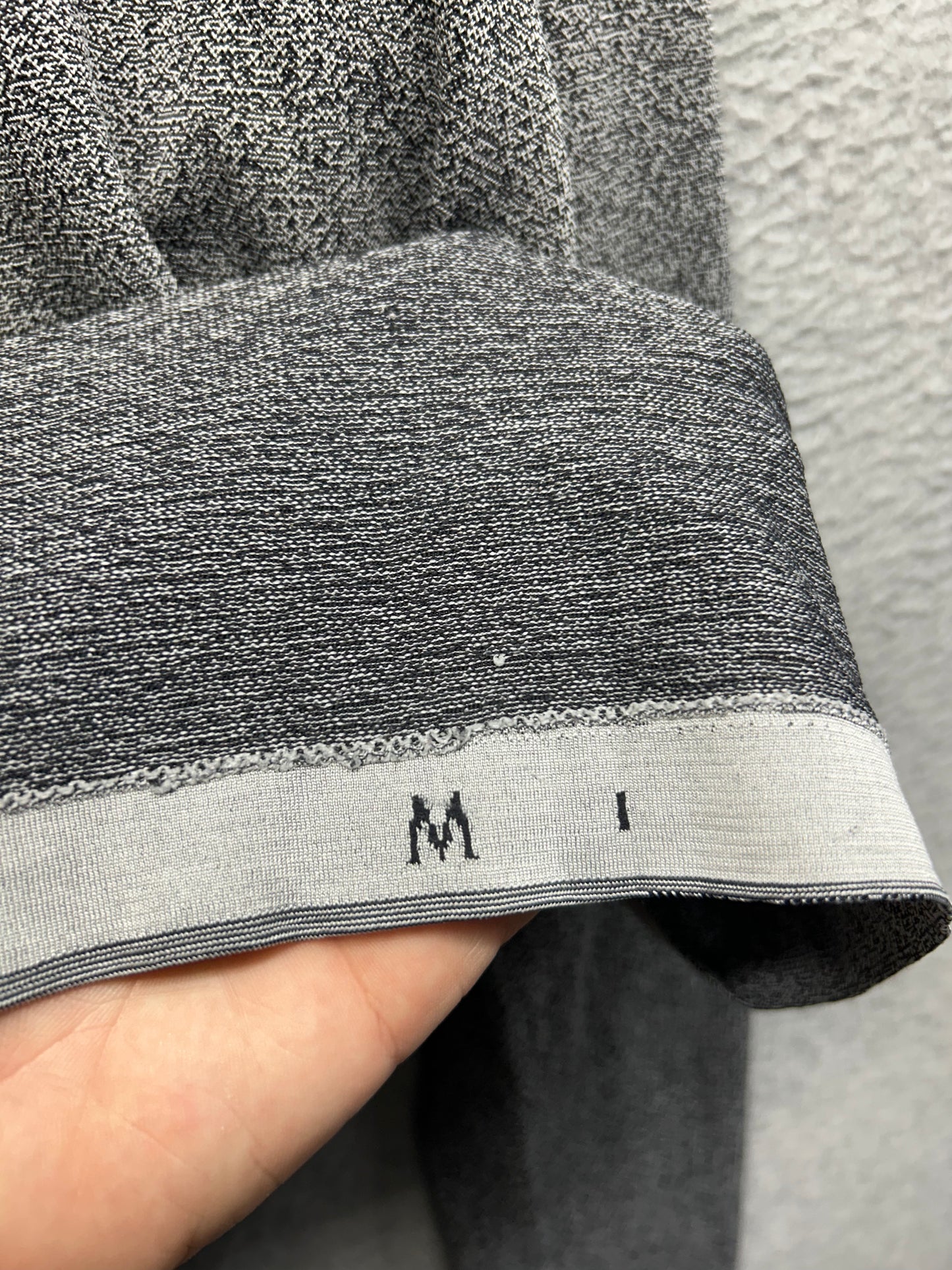 Lululemon Metal Vent Tech Long Sleeve Size Medium Heathered Gray