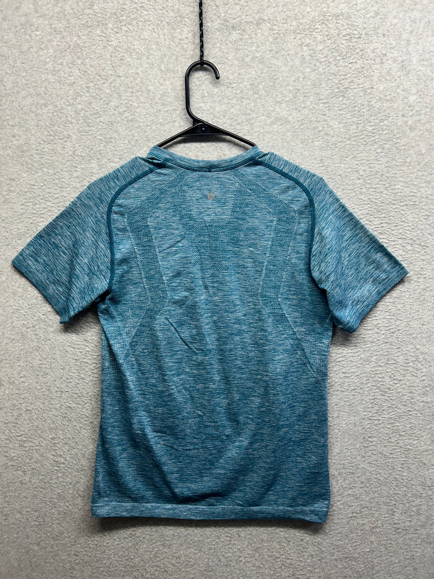 Lululemon Metal Vent Tech Short Sleeve V Size Small Poseidon