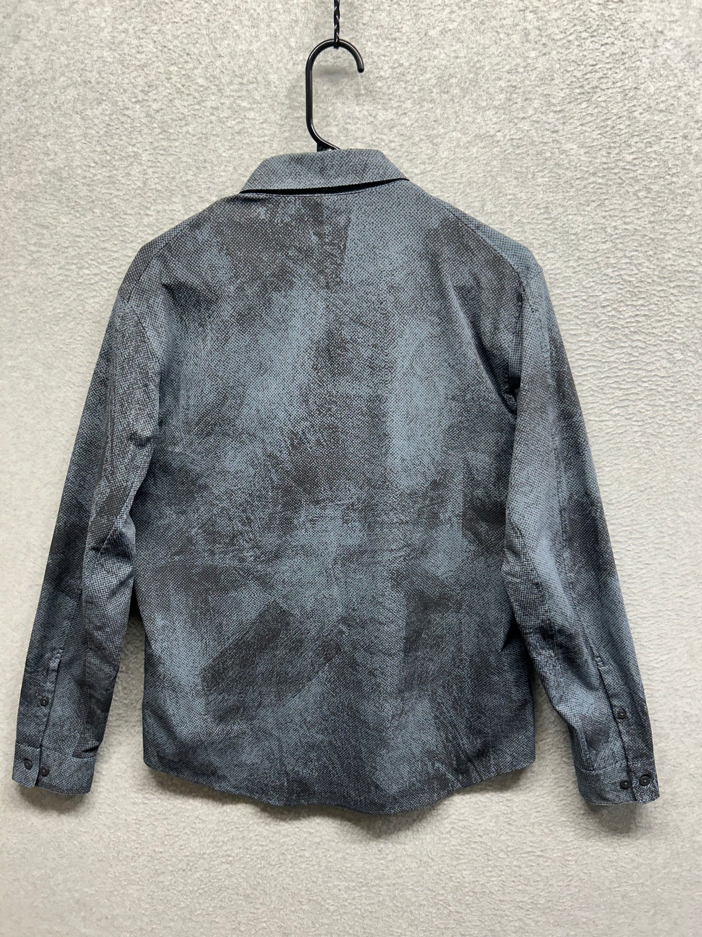 Lululemon Airing Easy Long Sleeve Shirt Size Medium Pixel Print Blue Charcoal Graphite Grey