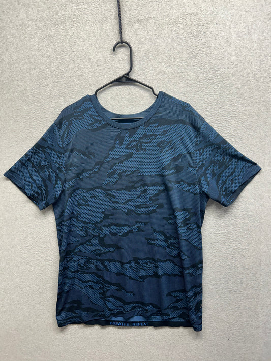 Lululemon Metal Vent Breathe Short Sleeve USA Edition Size 2XL Blue Camo