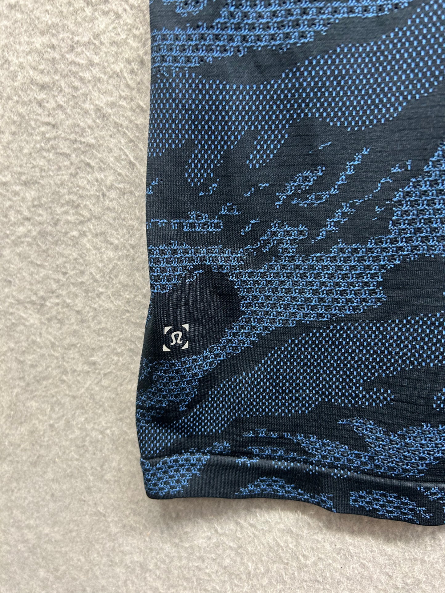 Lululemon Metal Vent Breathe Short Sleeve USA Edition Size 2XL Blue Camo