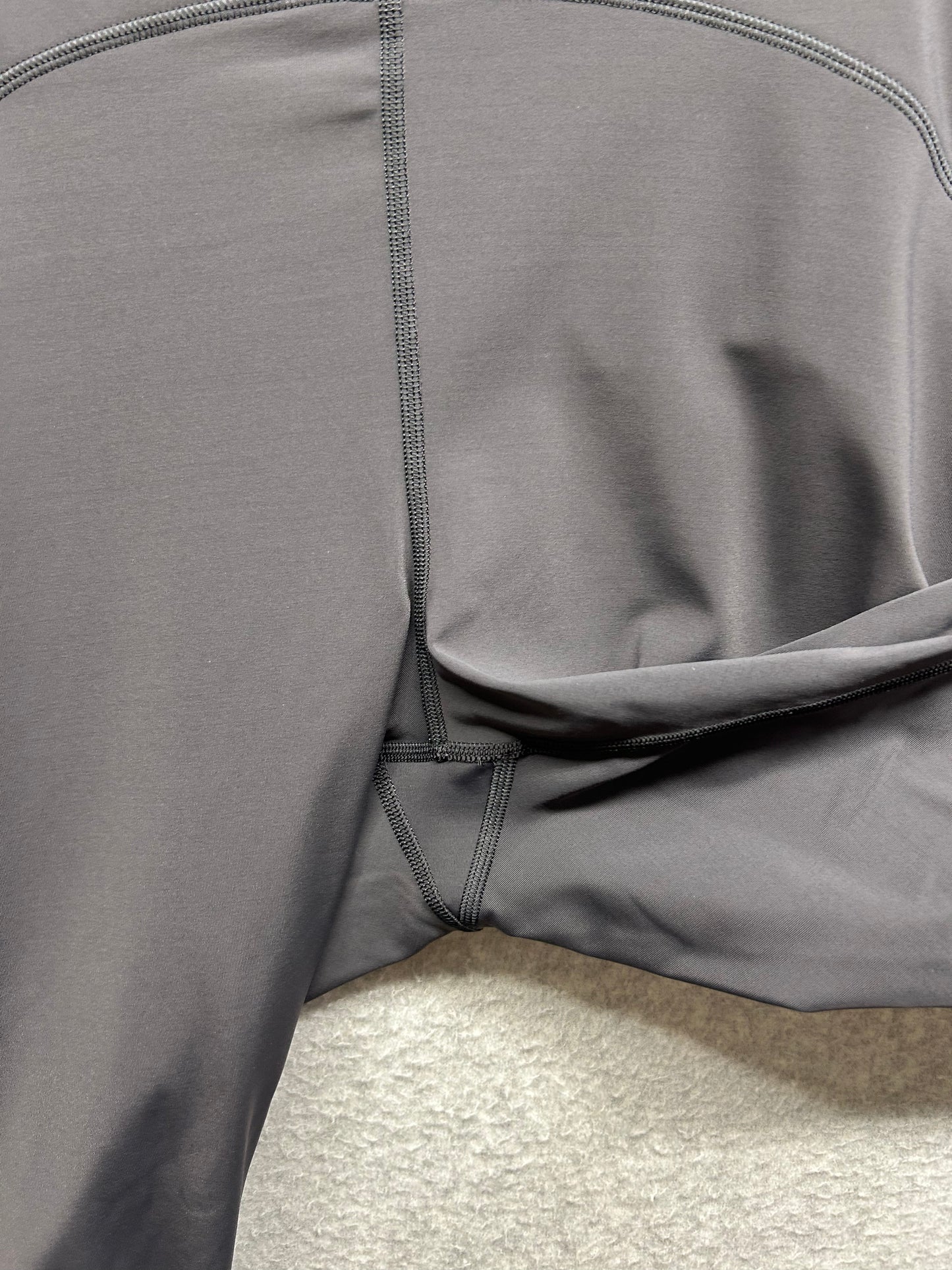 Lululemon Power Thru High Rise Tight 25" Size 20 Black