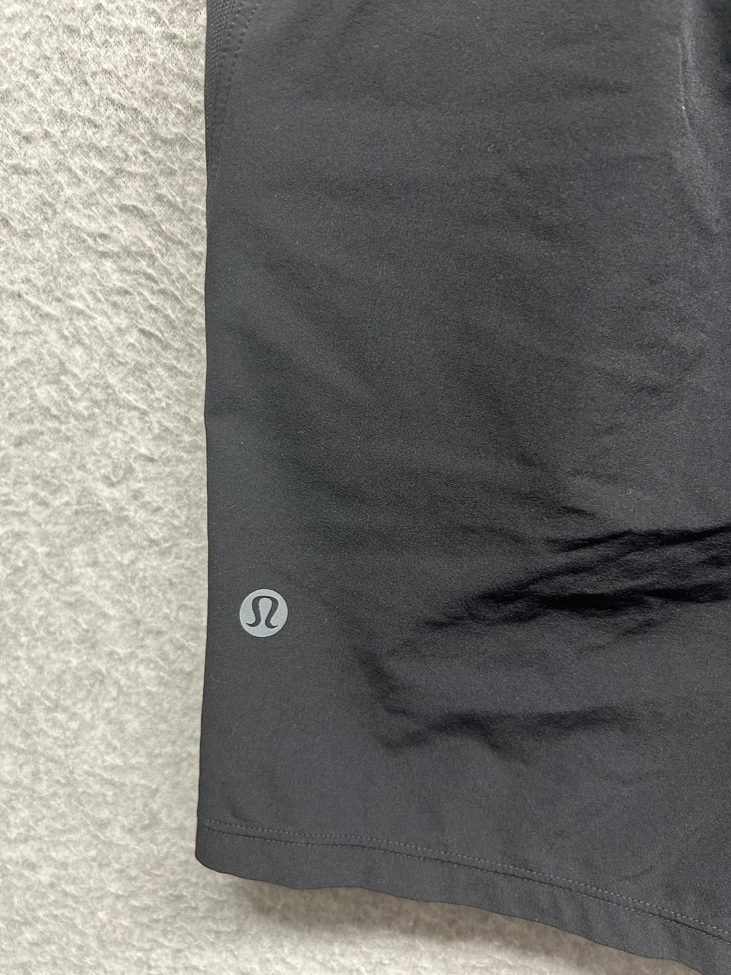 Lululemon Pace Breaker Short Linerless 7" Size Large Black