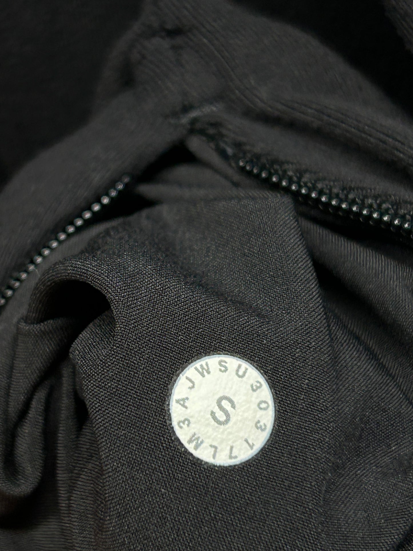 Lululemon Surge Warm 1/2 Zip Size Small Black