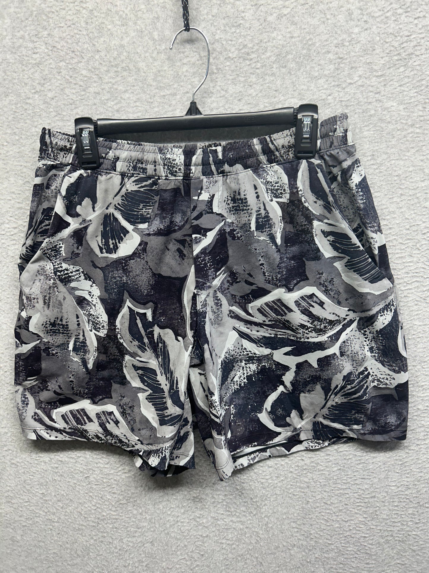 Lululemon Pace Breaker Lined Short 7" Size Large Hyper Flow Black Multi