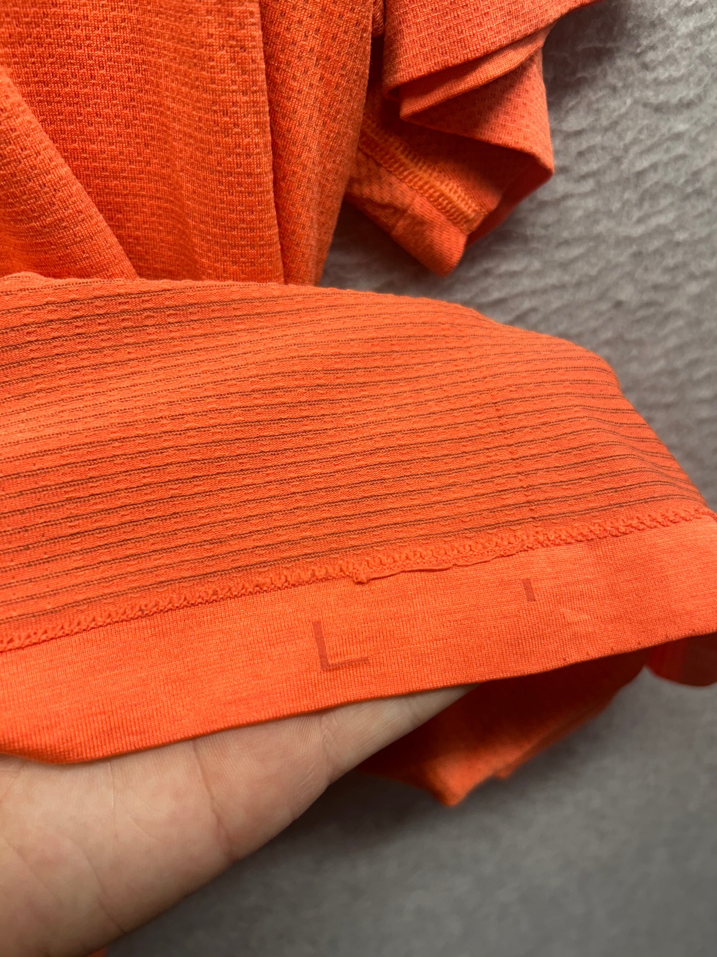 Lululemon Metal Vent Tech Short-Sleeve Shirt Size Large Solar Orange