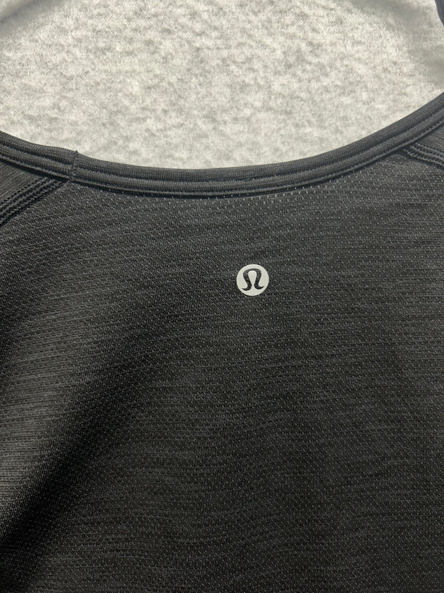 Lululemon Metal Vent Tech Tank Size Large Black