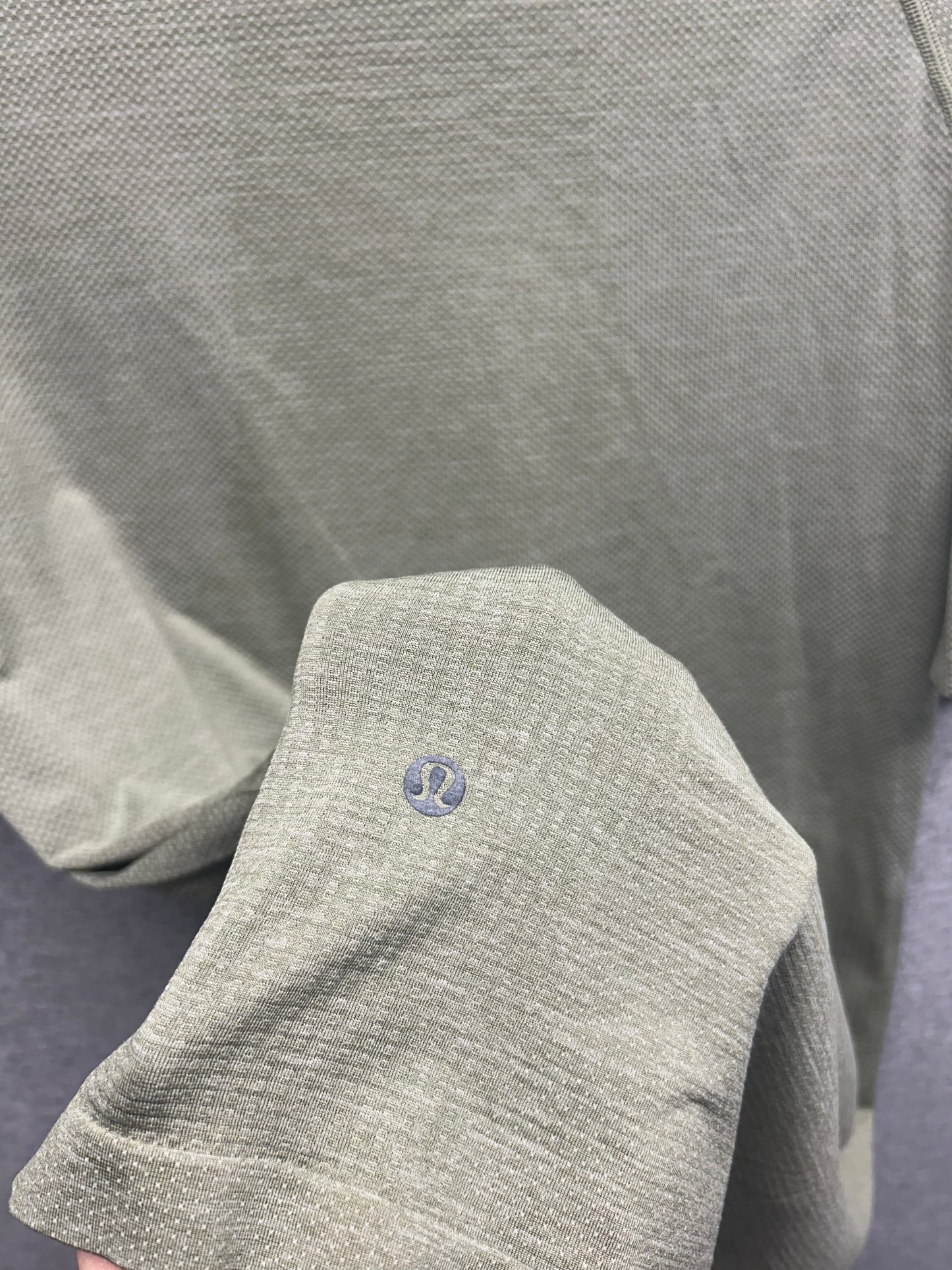 Lululemon Metal Vent Tech Short Sleeve 2.0 Size Large Wave Fade Rosemary Green