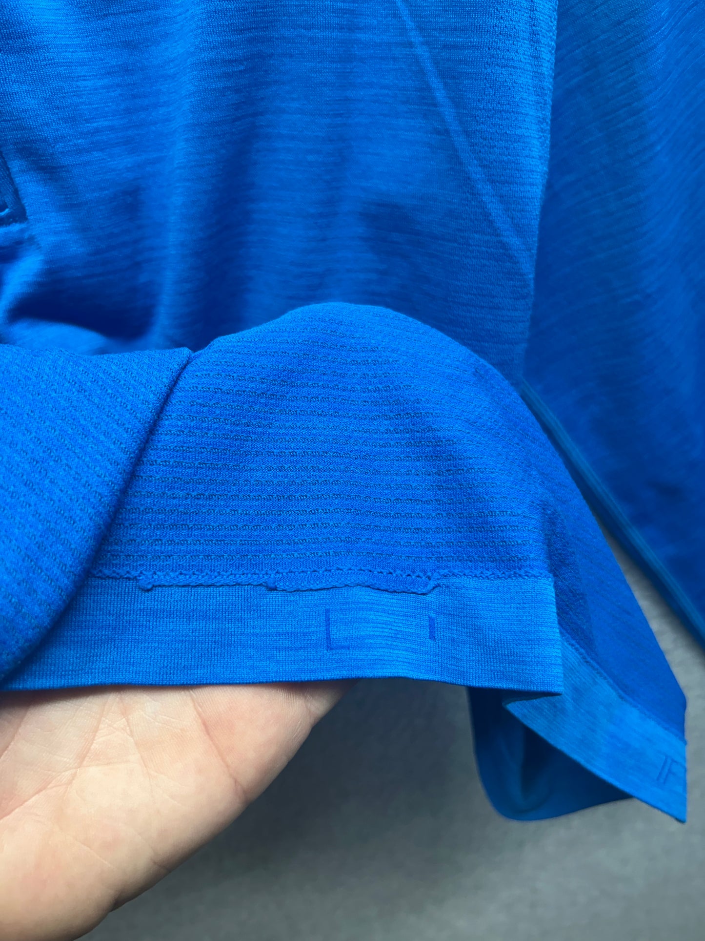 Lululemon Metal Vent Tech Midweight Half Zip Size Large Blazer Blue Tone