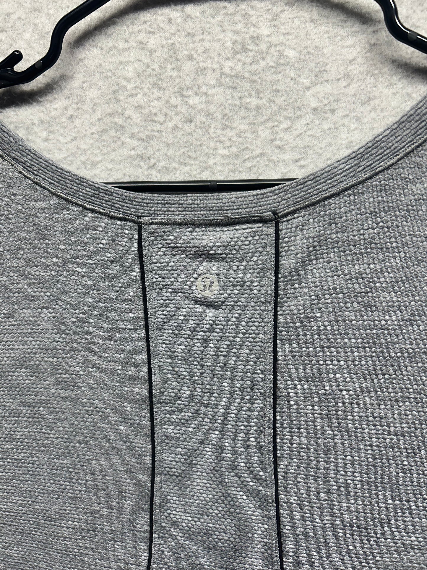 Lululemon Long Distance Short Sleeve Size 12-16 Heathered Gray