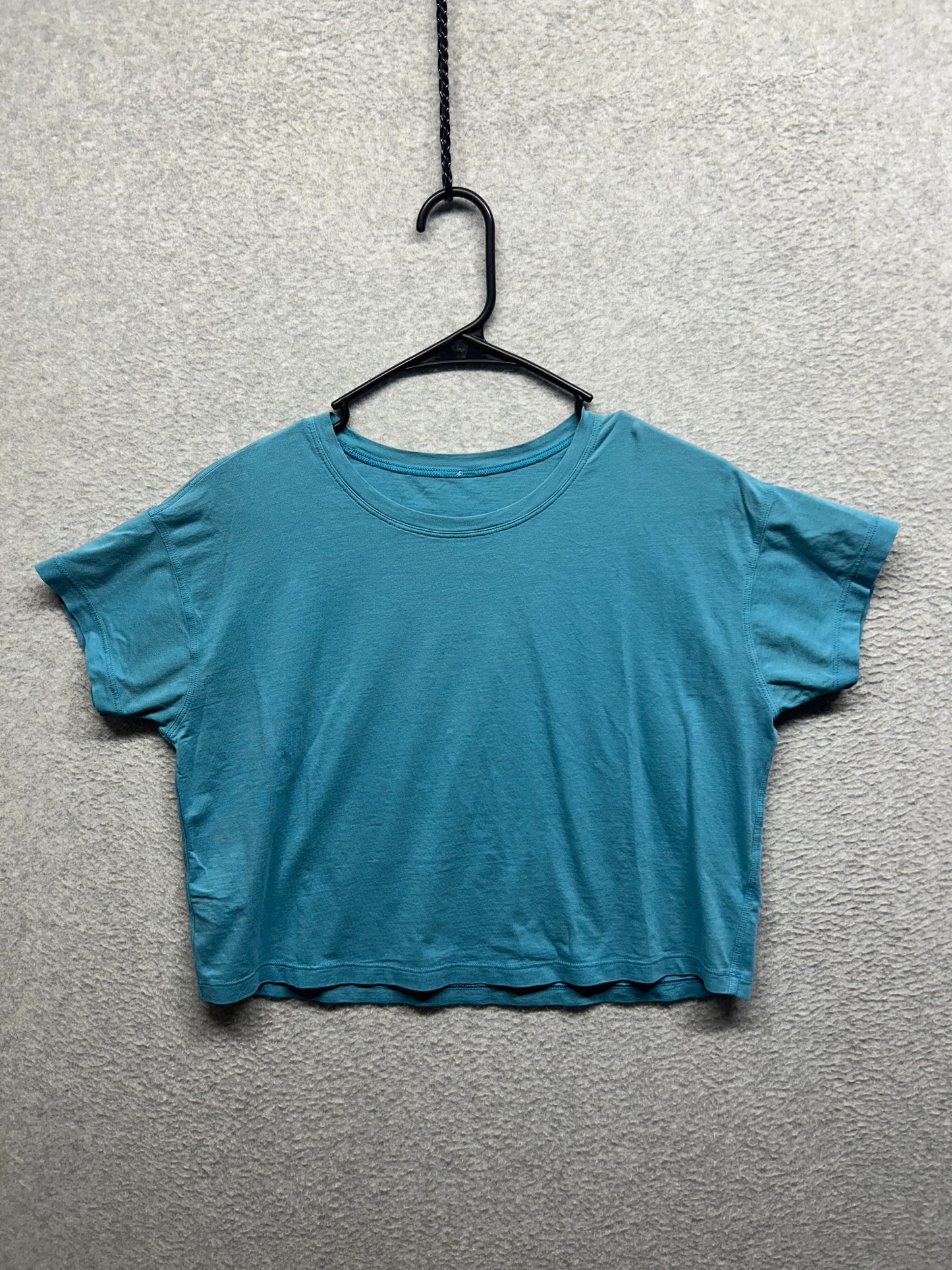 Lululemon All Yours Organic Cotton Cropped T-Shirt Size 10-12 Blue