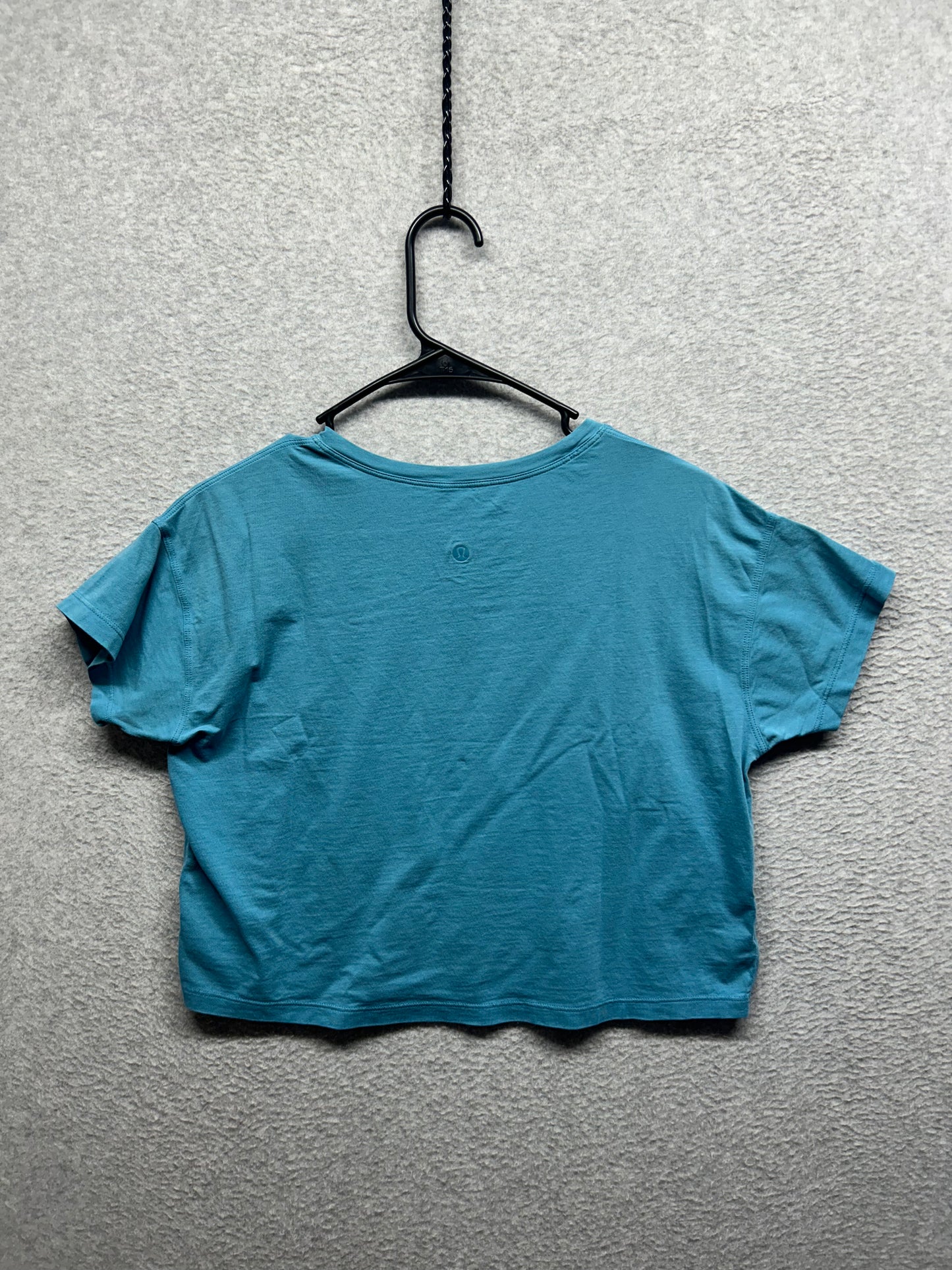 Lululemon All Yours Organic Cotton Cropped T-Shirt Size 10-12 Blue