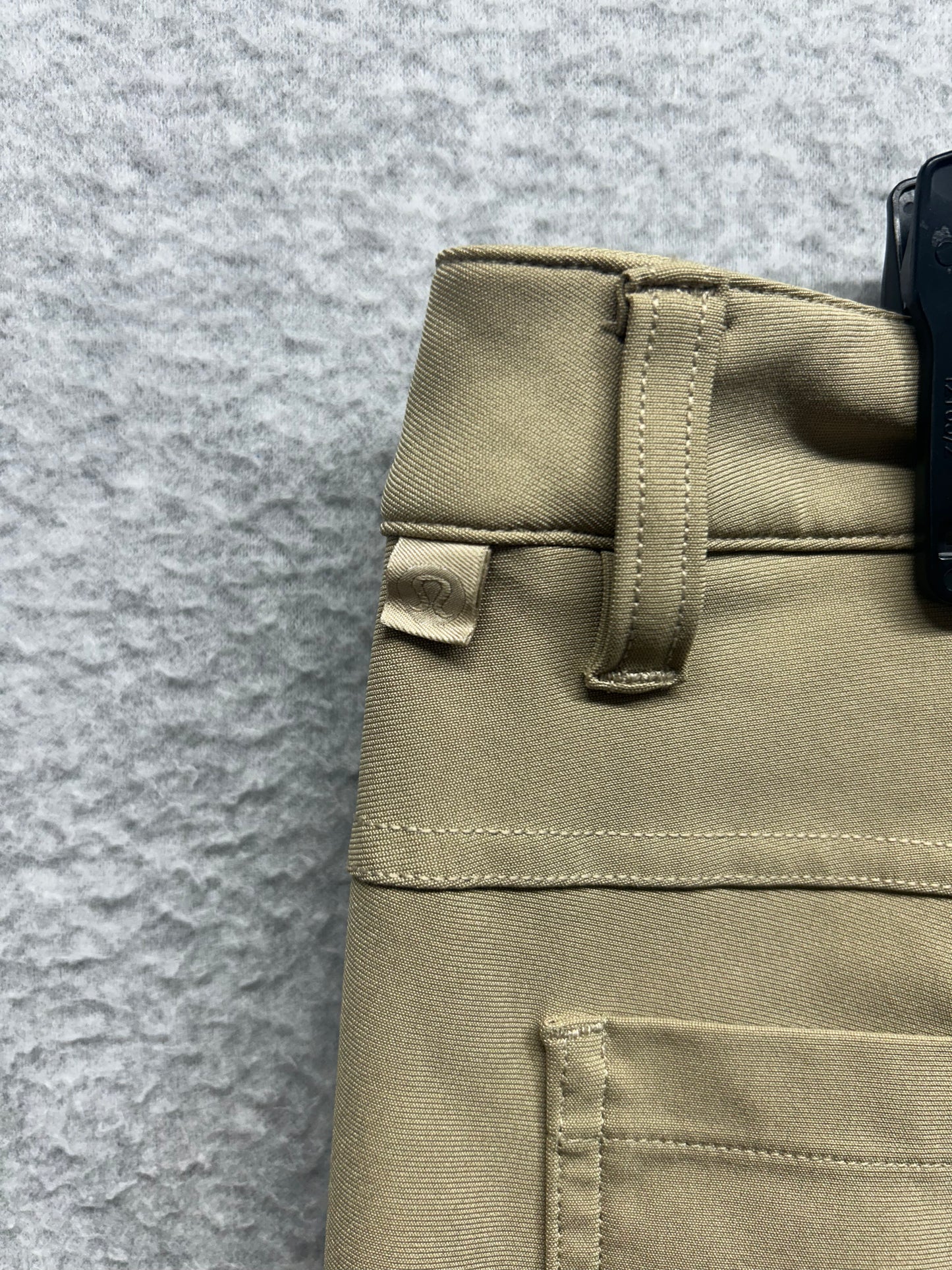 Lululemon ABC Pant Classic Size 33x33 Tofino Sand