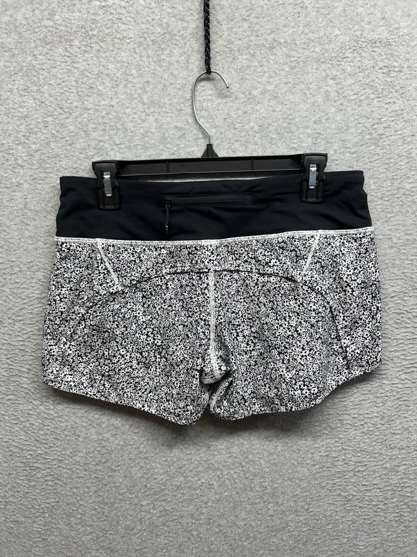 Lululemon Run Times Short 4" Size 6 Ditsy Daisy White Black