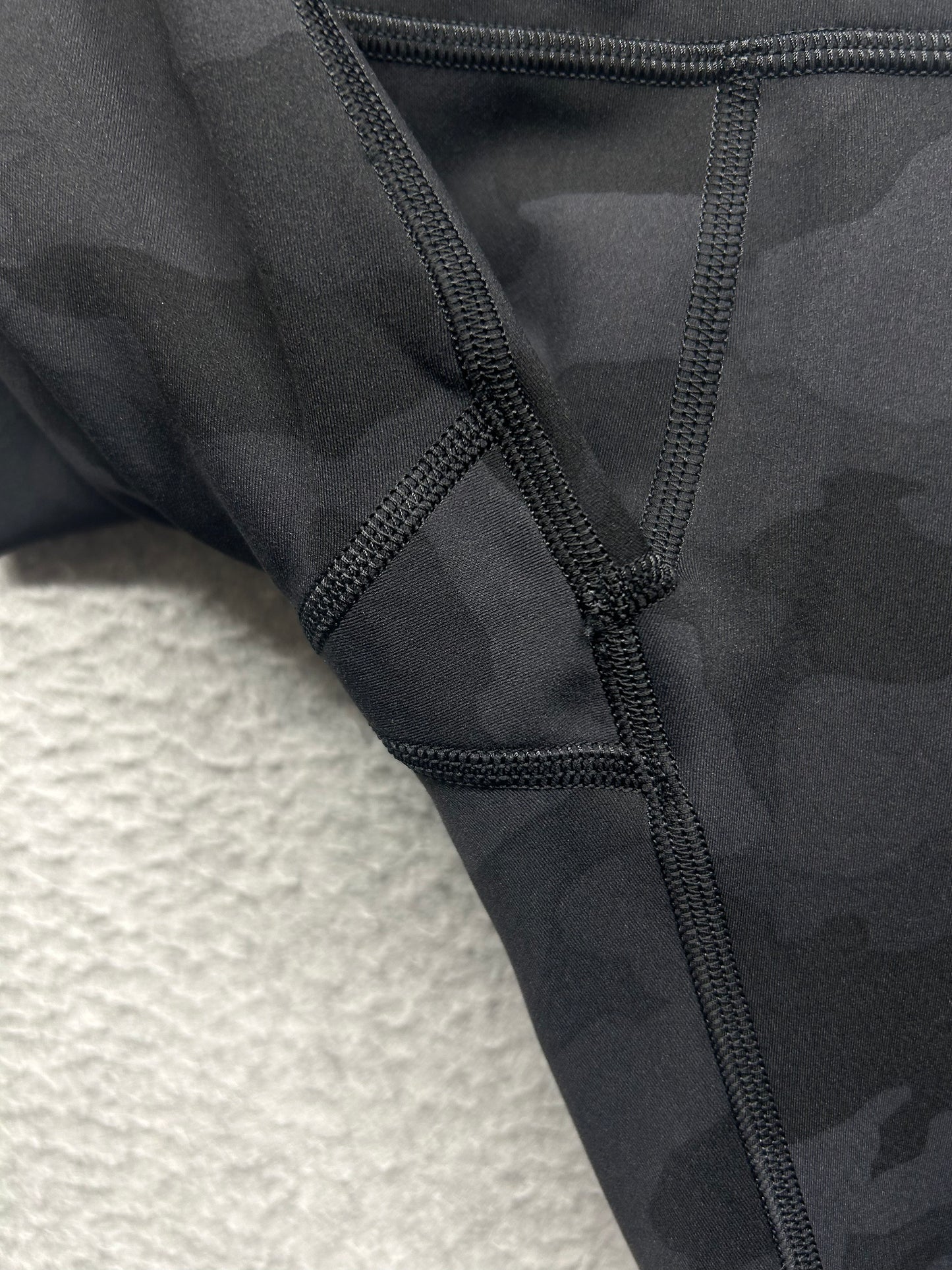 Lululemon Wunder Train High-Rise Tight 25" Size 0 (Square) Heritage 365 Camo Deep Coal Multi